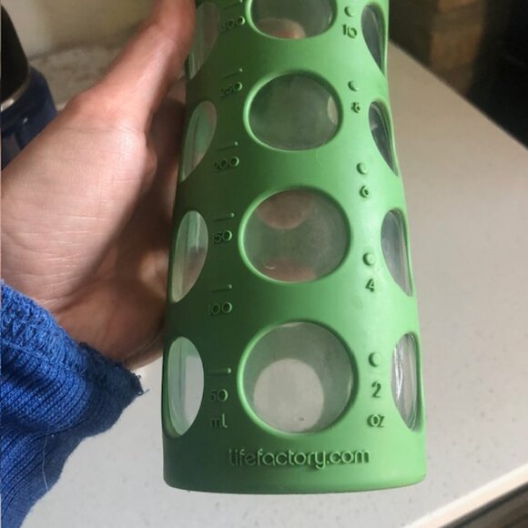 Lot of three water bottles - 2 Klean Kanteen and 1 Life Factory - Picture 2 of 5